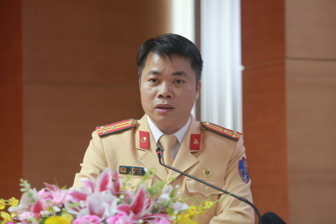 Thượng tá Hoà nói tại hội thảo, sáng 19/3. Ảnh: Gia Chính