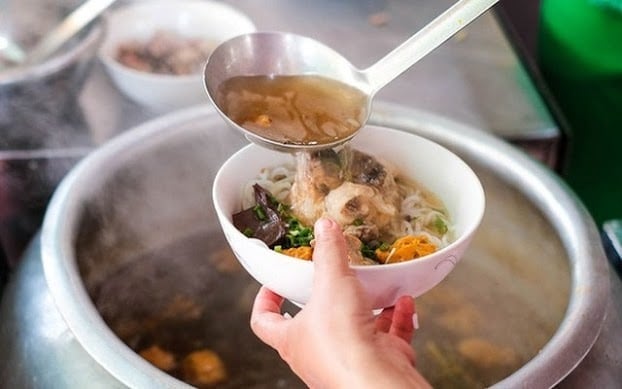 TS.BS Từ Ngữ (Tổng Thư ký Hội Dinh dưỡng Việt Nam) cho biết: Một bữa sáng đúng nghĩa cần đảm bảo tính khoa học và hợp lý, tức là phải có sự cân đối giữa các nhóm chất dinh dưỡng. 