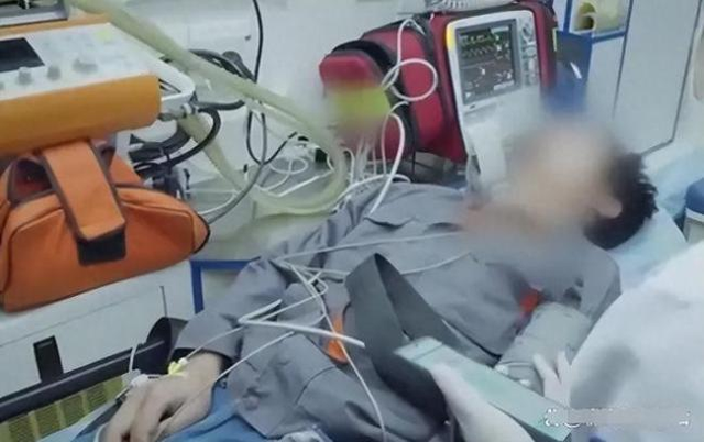 Người ᵭàn ȏng 36 tuổi máu trắng ᵭục như mỡ lợn vì thói quen nhiḕu người làm ít nhất 3 lần mỗi ngày- Ảnh 1.