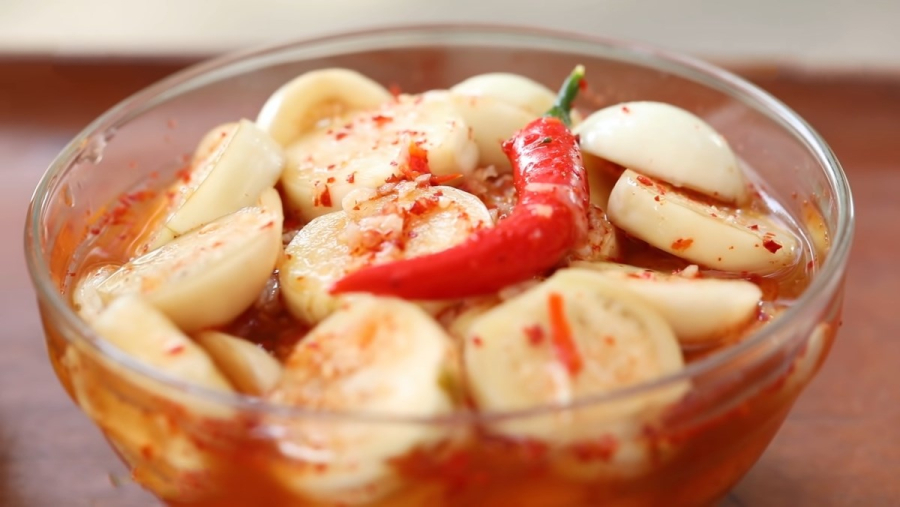 6 người không nên ăn cà muối kẻo rước họa vào thân