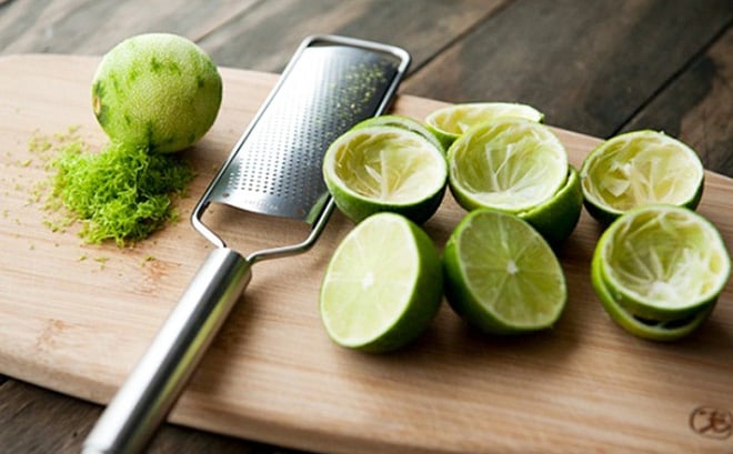 khu-mui-kho-chiu-trong-phong-chi-voi-vo-chanh-cam-1