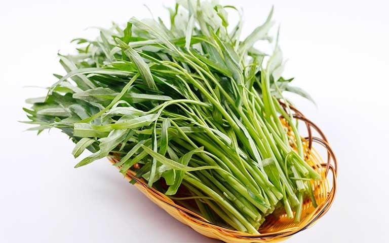 meo-luoc-rau-muong-01