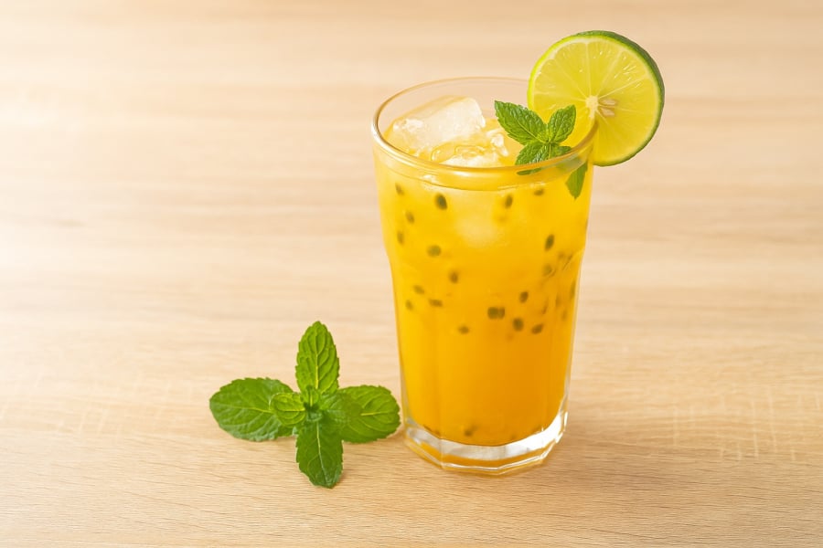 Nước chanh leo – đơn giản nhưng là ‘trợ thủ’ thải độc gan hiệu quả tại nhà.