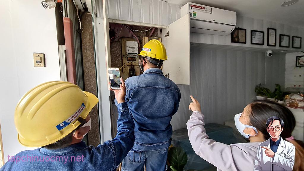 EVN nói ghi chỉ số điện sai dẫn đến tăng sốc là sai sót cá nhân - Ảnh 1.