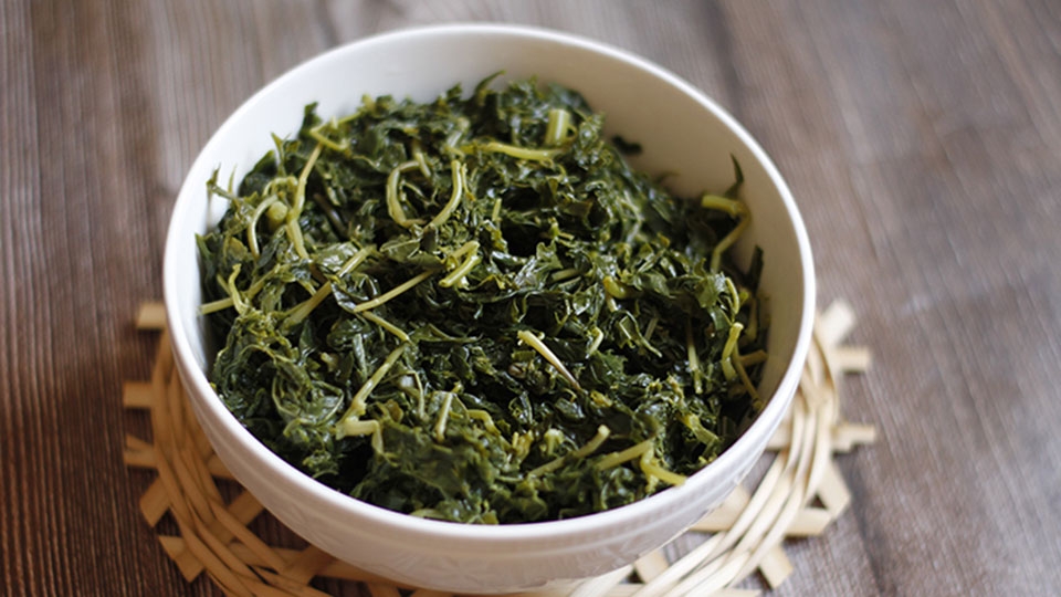 Rau sắn sau khi muối là nguyên liệu cho rất nhiều món ngon