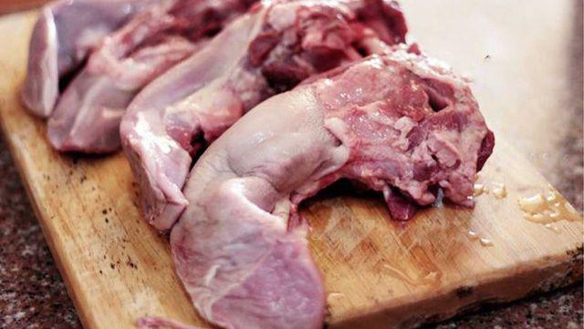 Lưỡi lợn chứa nhiḕu các loại chất dinh dưỡng giúp cơ thể khỏe mạnh. (Ảnh minh họa)